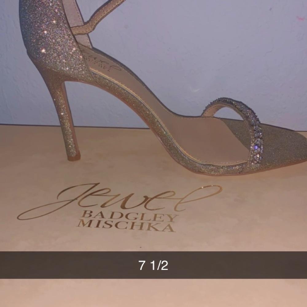 Heels - Picture 3 of 4